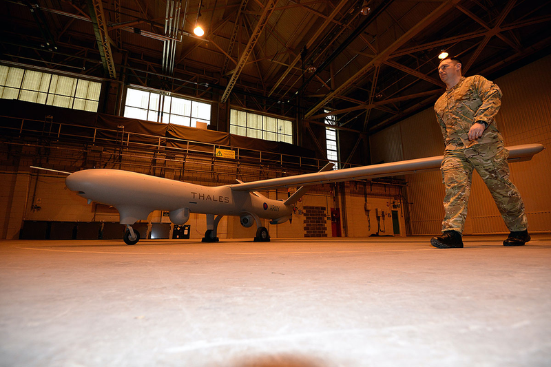 Illustration for article titled Guerra a distancia: así se controlan los ejércitos de drones
